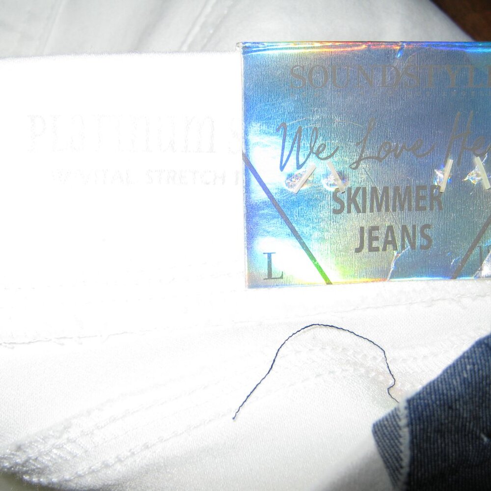 NEW SoundStyle Skimmer White Capris - Size L (12-14) - Picture 5 of 9